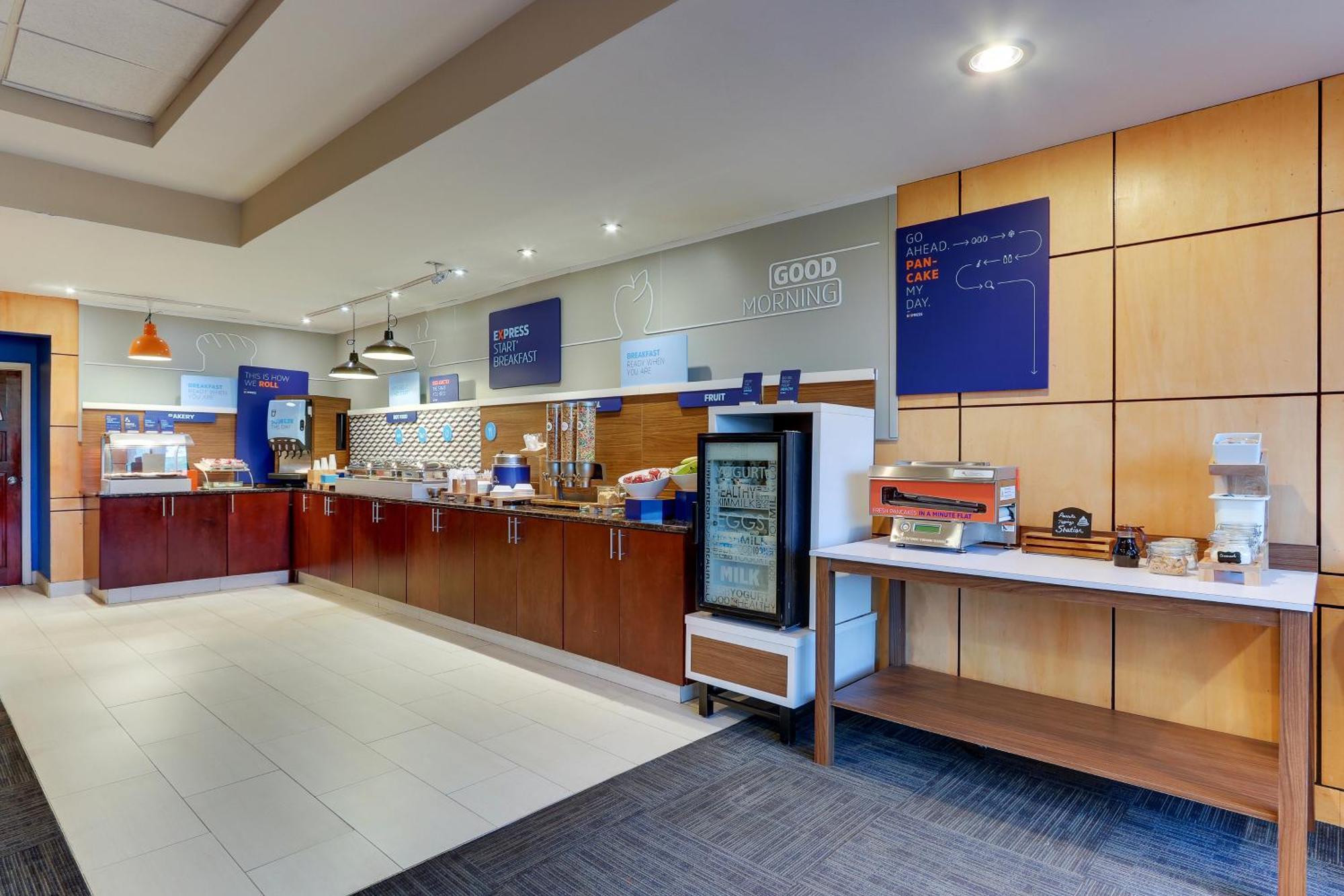 Holiday Inn Express Aberdeen-Chesapeake House By Ihg Bagian luar foto