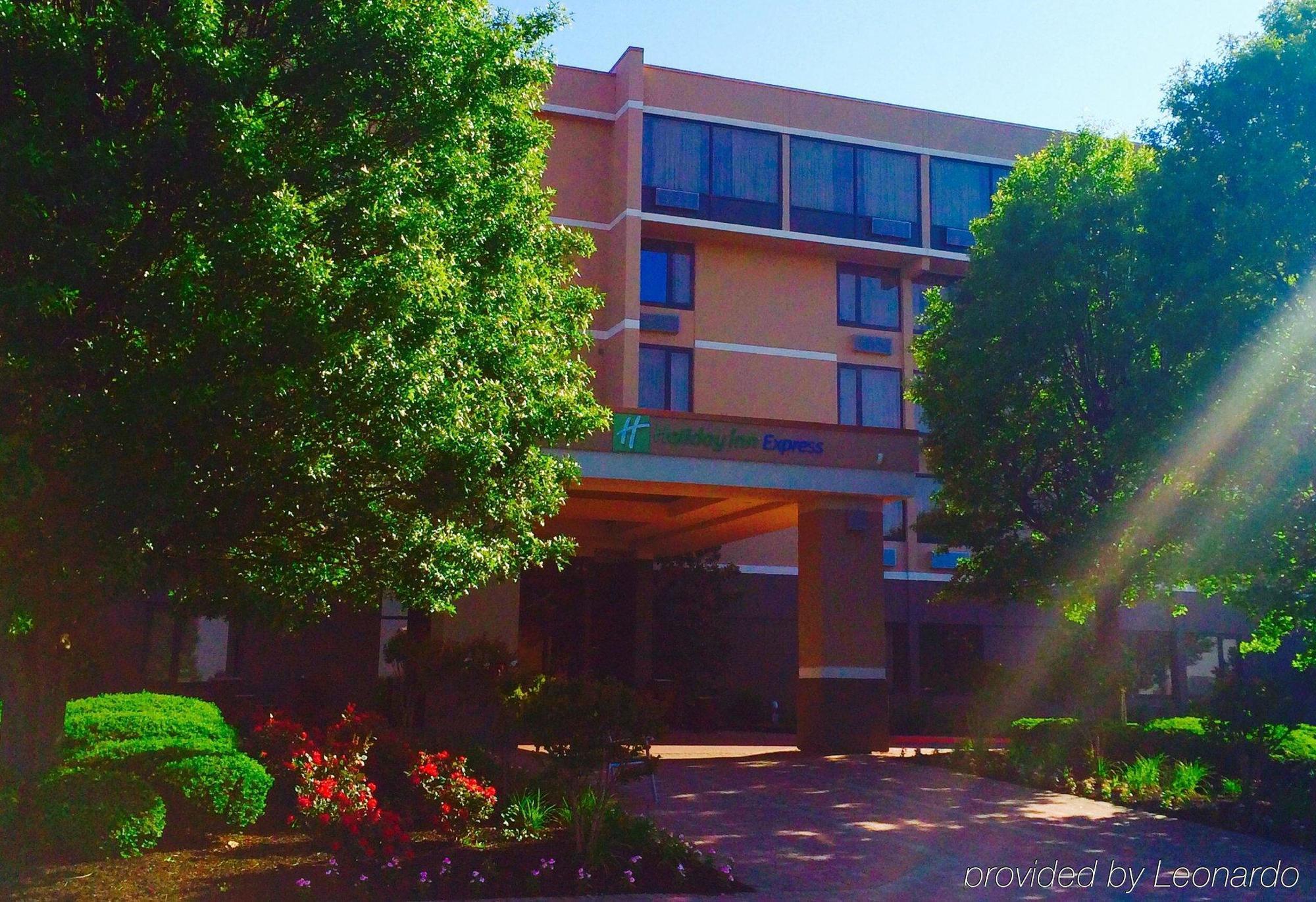 Holiday Inn Express Aberdeen-Chesapeake House By Ihg Bagian luar foto